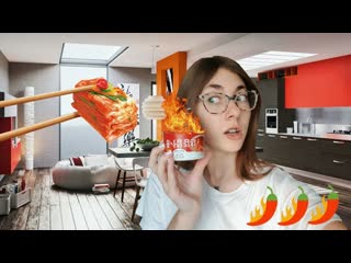 Пробую кимчи/eating kimchi/러시아 여자 먹는 김치