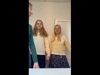 Прогуливаем пару в туалете