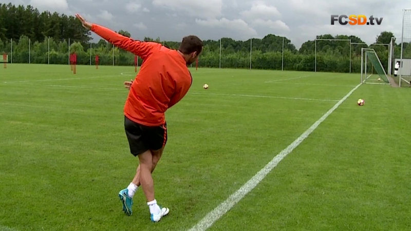 Забить гол прямым ударом с углового? легко!