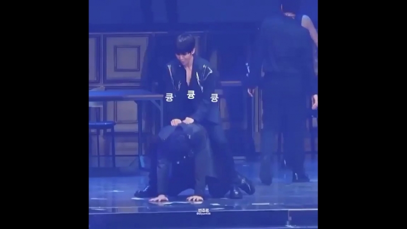 Baekhyun is riding on chanyeol