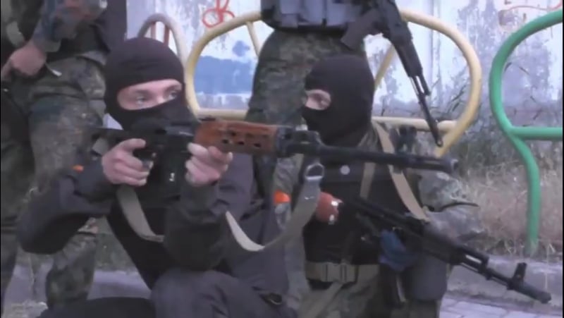 Батальон азов расстреливает мирный мариуполь