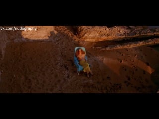 Робин коэн (robyn cohen) топлес в фильме "водная жизнь" / утомленные морем (the life aquatic with steve zissou, 2004)
