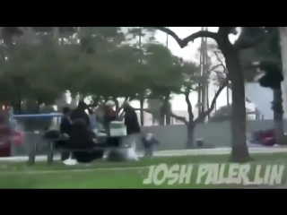 Дали бомжу 100 и посмотрели что будет