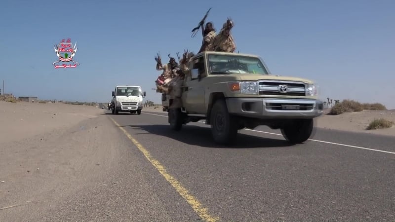 ألوية العمالقة تدفع بتعزيزات عسكرية انطلاقا لتحرير مدينة الحديدة