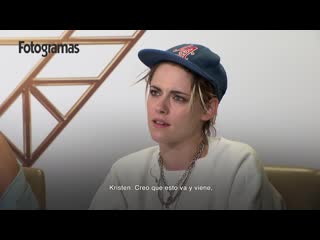 Verdad o atrevimiento con kristen stewart, naomi scott y ella balinska fotogramas