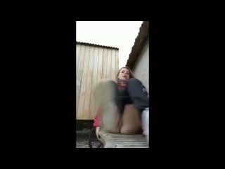 Лесби | целуются на концерте макса коржа секс рот попа пальчики сексуально перископ перескоп горячая