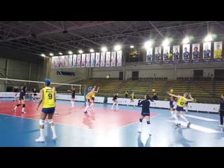 Разминаемся! 🔥 🆚 calcit volley kamnik