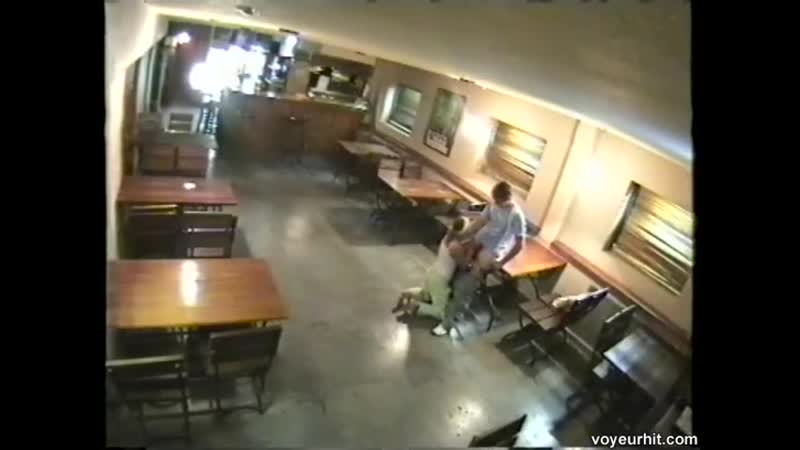 Секс под камерой видеонаблюдения в кафе