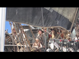 Johnny depp on black pearl with kevin mcnally, martin klebba, giles new, angus barnett