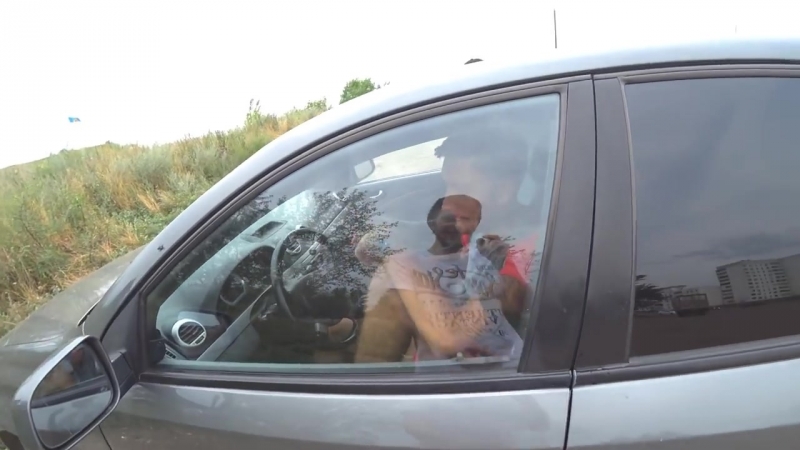 [perec klyger] обосрался в машине | пранк | подсыпал слабительное