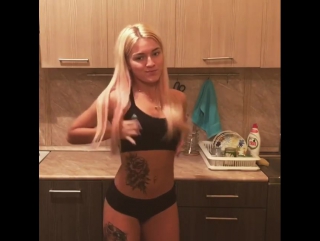 Kivi464 тверк на кухне на - ExPornToons