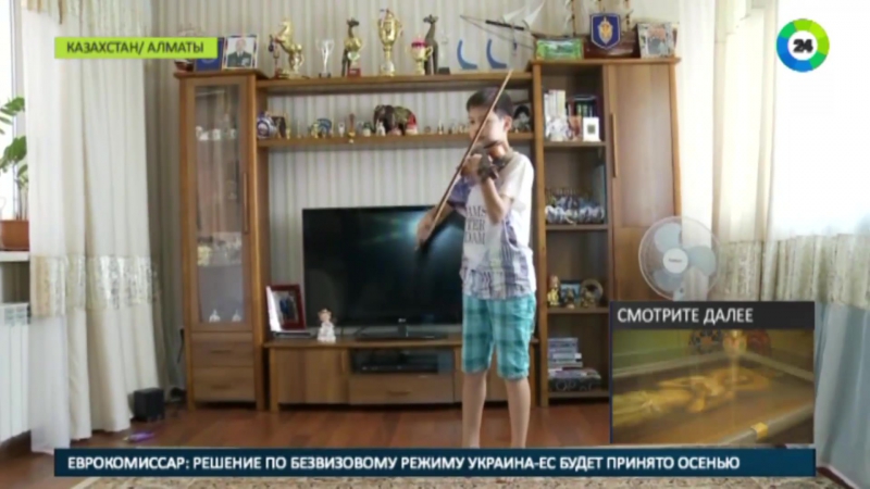 Алматинский школьник перепел рианну и стал звездой соцсетей