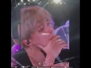 Awwww jimin was crying he was so touched he performed at citi field in front of so many armys