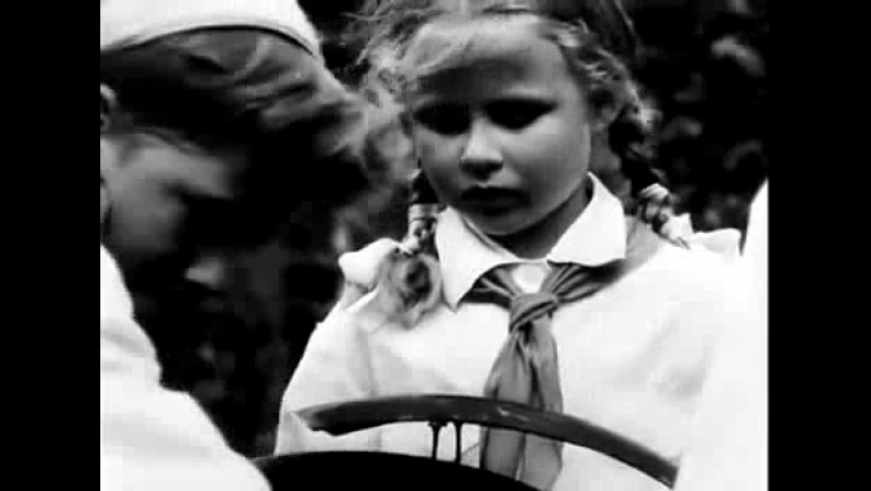 Пионеры мучают санкционного утёнка