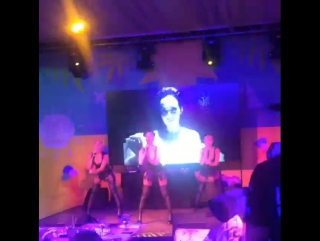 Nikita водопадом sunday ginza