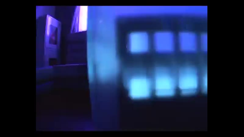 Ruero net zrelaya jenschina zashla v obschestvennyi tualet i nashli gloryholes kotorye byli gotovy dlya nee mp4