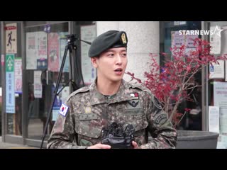 191103 special forces jung yonghwa greets fans manly upon discharge