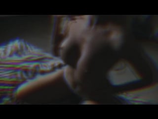 Классная блондинка с большими сиськами извивается и встает раком [ жопа упругая попка для секса голая стриптиз молодая соска ]