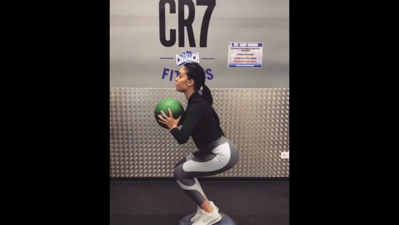 Подтянутая джорджина родригес через 8 дней после родов