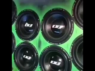 Долбит неслабо