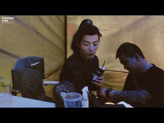 Сяо чжань за кадром «неукротимого»