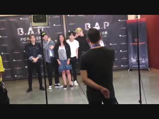 Photo session & hi touch with fans @ 2018 north america tour "forever" индио