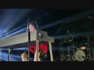 Billie eilish performs new unreleased song “” about xxxtentacion on the 1 by 1 tour