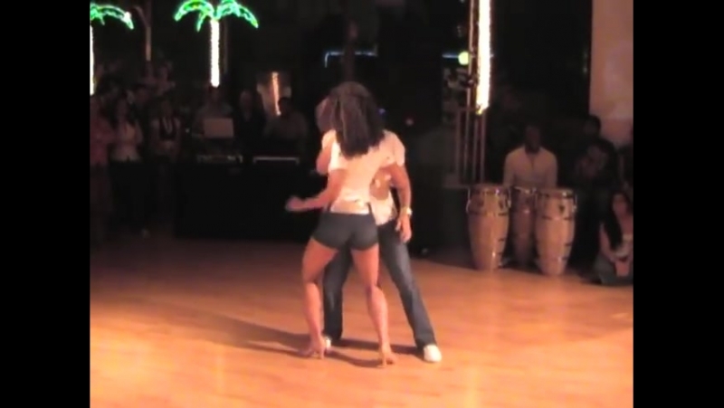 Один из самых красивых танцев "бачата"