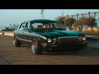 The classic daimler ¦ perfect stance