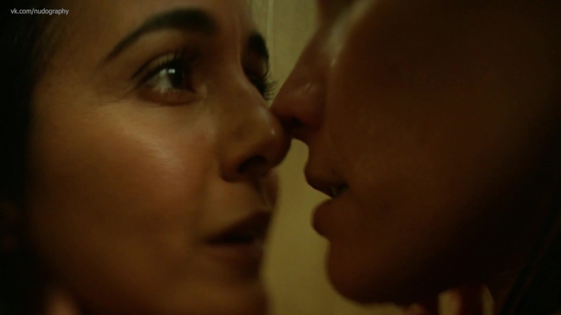 Эммануэль шрики (emmanuelle chriqui), кади стрикленд (kadee strickland) голая в сериале "ясновидец" (shut eye, 2017) s02e03