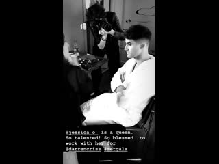 Video jessica ortiz doing darren criss makeup for the metgala via the vélo barber’s g story