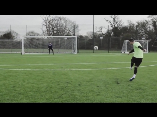 Amazing knuckleball freekicks f2freestylers