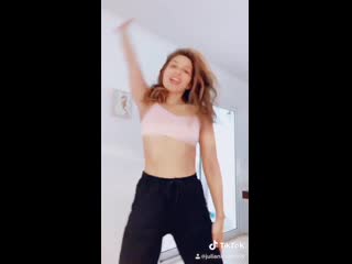 Джулиана харкави в tik tok