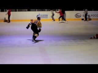 Gorilla 🦍 crossovers + inside edge on the elbow both sides✅