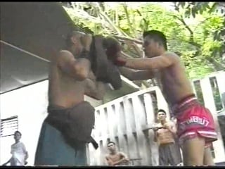 Muai thai champion training in bangkok lumpinnee and rajadamnern stadium documentary