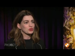 Sacha baron cohen, anne hathaway mia wasikowska interview alice through the looking glass 2016
