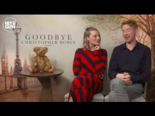 Margot robbie e domhnall gleeson para o hey u guys ― jgbr