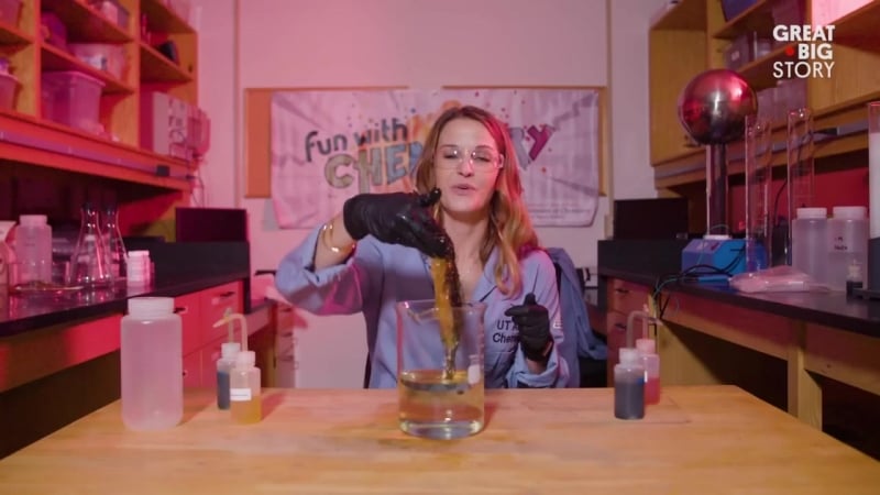 Женщина химик, которая разбивает стереотипы и вдохновляет молодое поколение