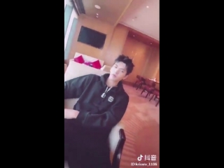 [video] 180528 kris wu douyin (tik tok) app update