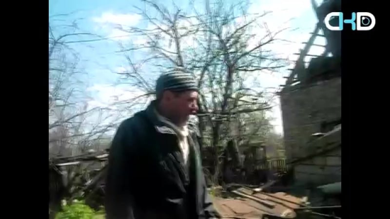 «куда ты стреляешь победил деда с бабкой» украинский танк расстрелял дом дяди