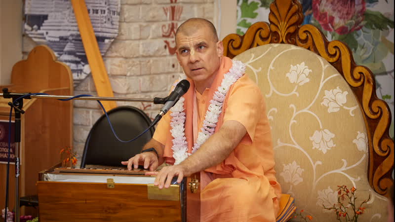 (820) "чайтанья чаритамрита", ади лила, е с