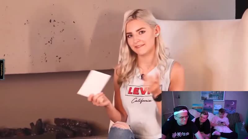 Бустер смотрит 🔥 самый сексуальный стример 2020 – выбирают solazola и eva elfie 🌊