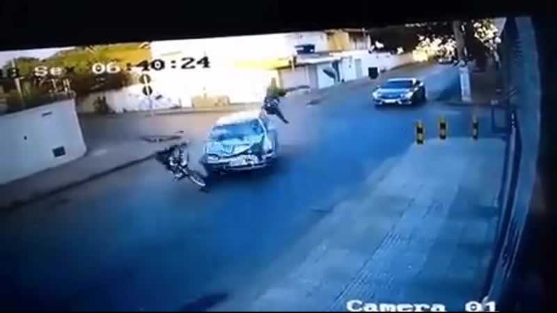 Полетел прямо в камеру