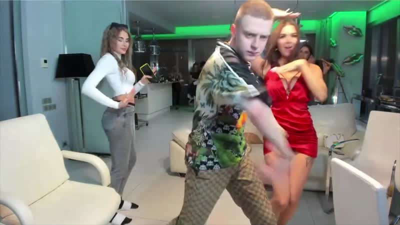 Mellstroy флексит на стриме🎶🕺 mellstroy девушки со стримов