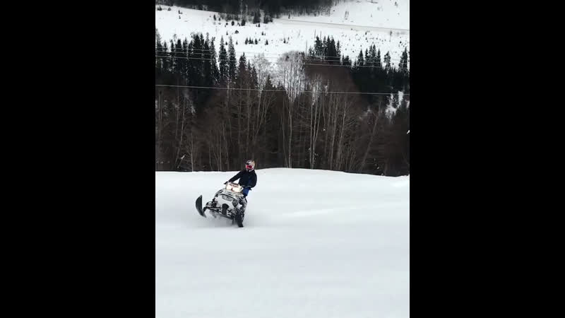 How to properly use a snowmobile