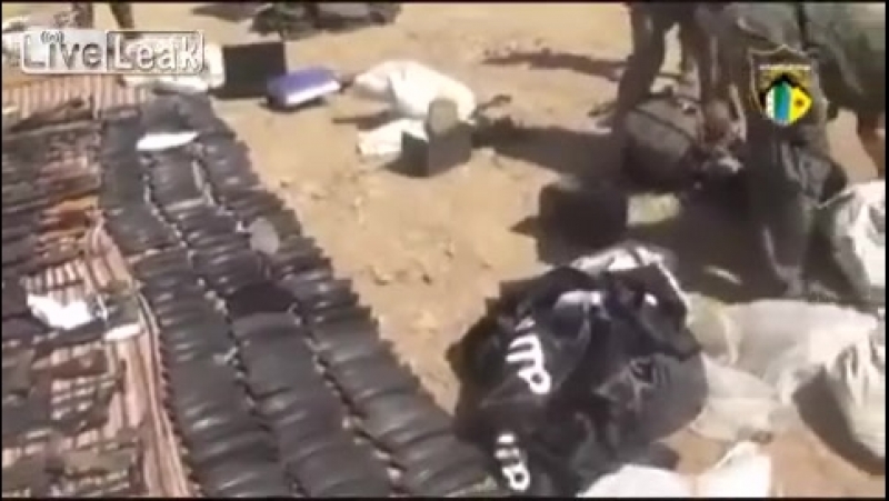 Сирия курдские отряды ypg празднуют взятие тель абьяд и айн исса в сирийской провинции ракка 16 06 2015