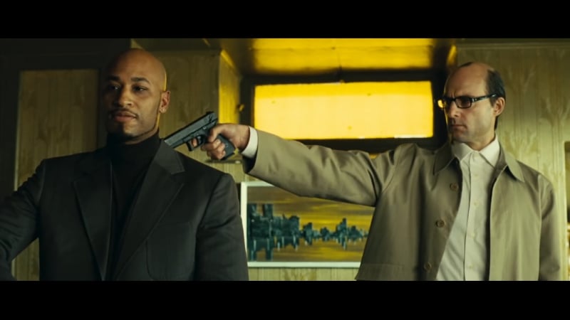 Утилизатор уходит на покой револьвер [ revolver марк стронг фильм 2005 ]