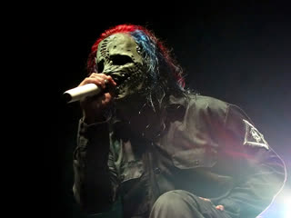 Slipknot spit it out live rock in rio 2004 ᴴᴰ portugal lisoboa (перкуссии гораздо громче)