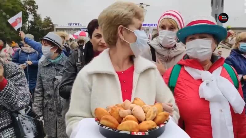 За беларусь!!! минск пенсионеры вышли на митинг (бабушки сошли с ума)