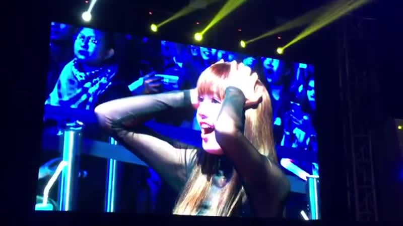 Лиса из blackpink была потрясена танцевальным движением в кавере на «porn this love»